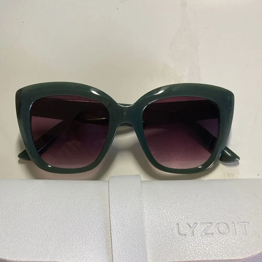 Oversized Fashion Sunglasses in Black & Green Gray Two Pair - Lyzoit